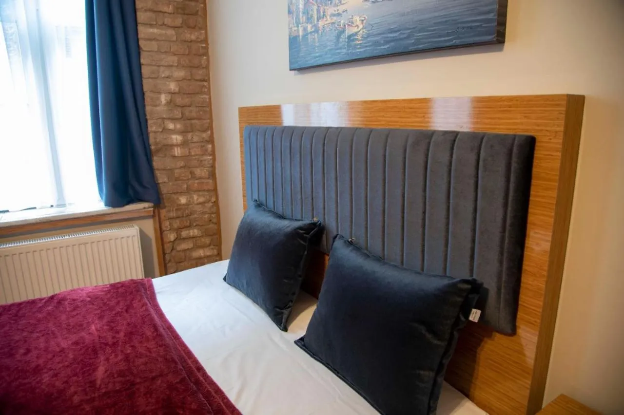 Apartof (Adults Only) Стамбул 3*,